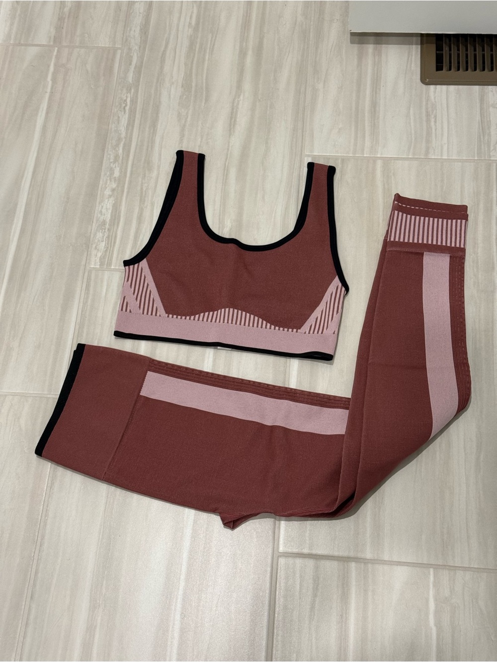 NWOT Fabletics Mauve & Blush Pink Seamless Crop Top and High-Waist Leggings